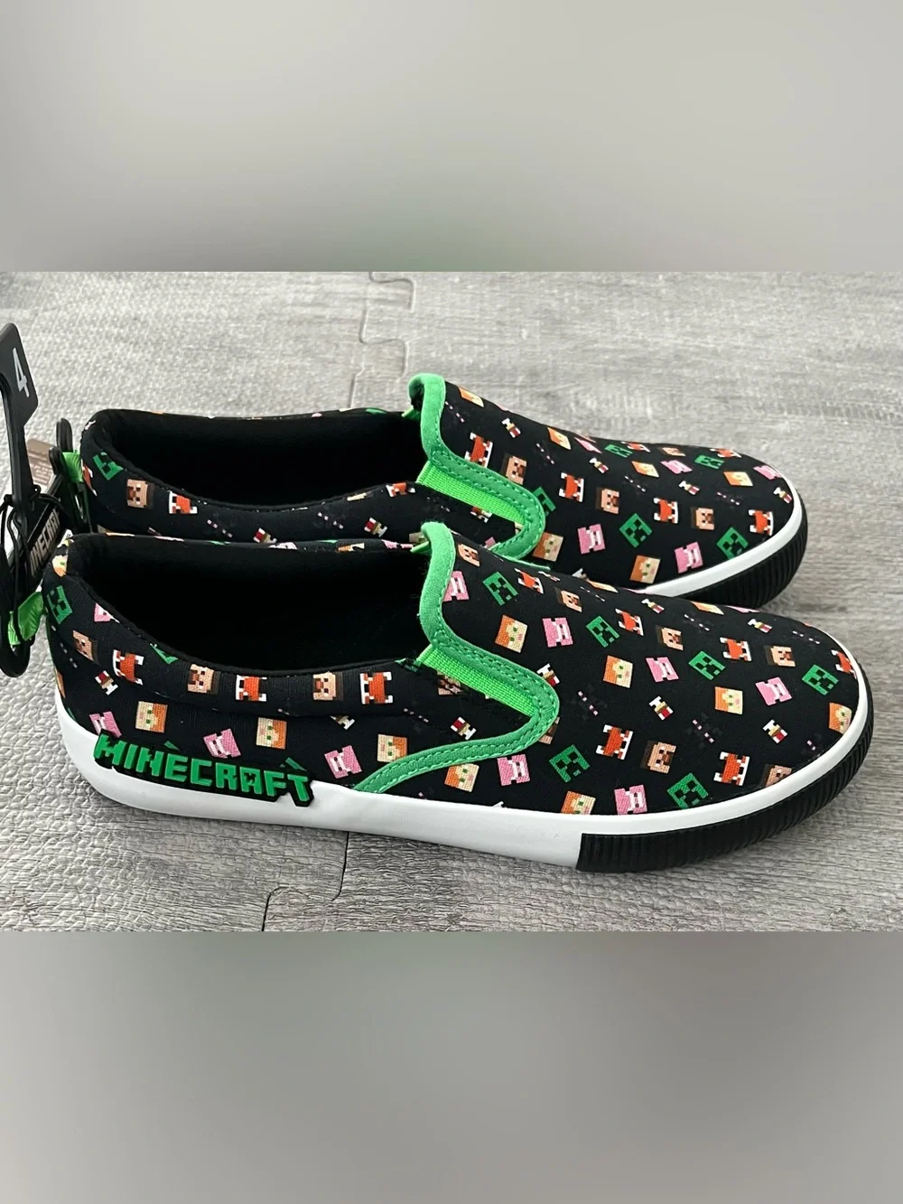 Minecraft Slip-On Unisex Kids Casual Shoes US 4 Black/Green Multicolor Fabric